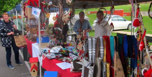A very popular Gippsland market is the Drouin Craft and Produce Market which happens the 3rd Sat of the month. Come and buy and taste the best, fresh, original and delicious produce from around the region